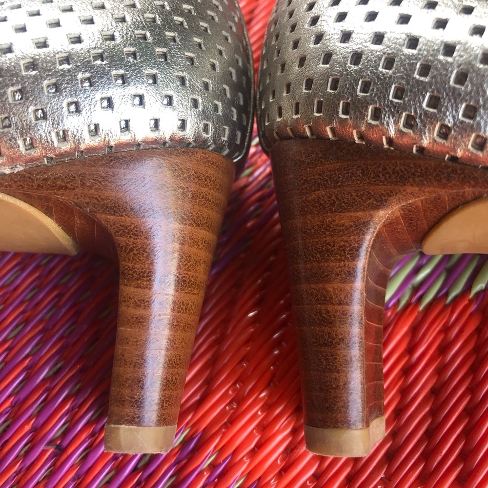 Stuart Weitzman Pumps - Picture 4 of 7